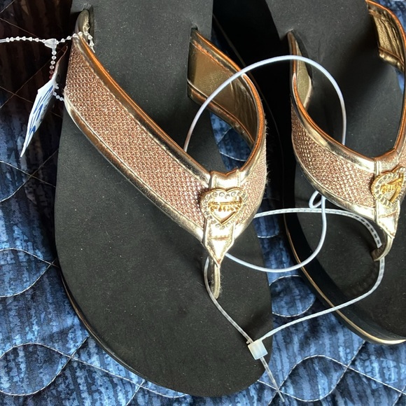 Gorgeous Guess sandals, size 10M, black and gold, NWT! - Picture 14 of 16